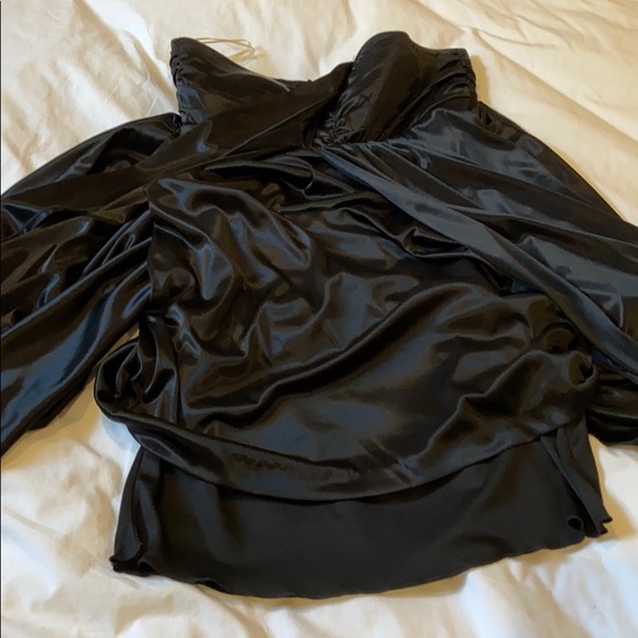 Black silky formal dress - Picture 5 of 5